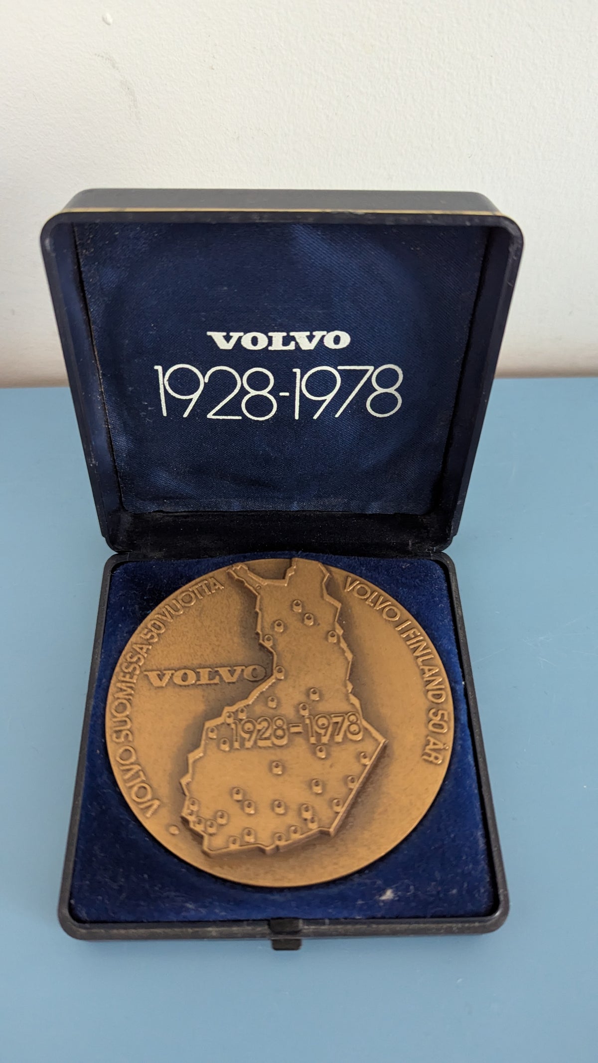 Sporrong - Volvo Suomessa 50-Vuotta Pöytämitali (Heikki Häiväoja)