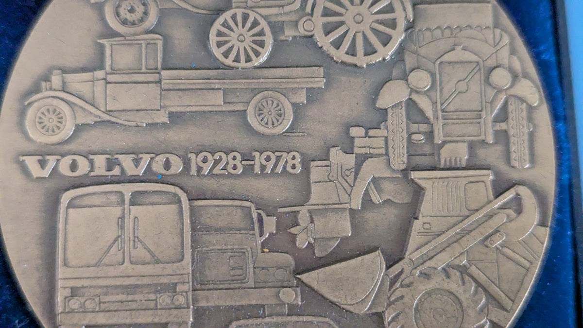 Sporrong - Volvo Suomessa 50-Vuotta Pöytämitali (Heikki Häiväoja)