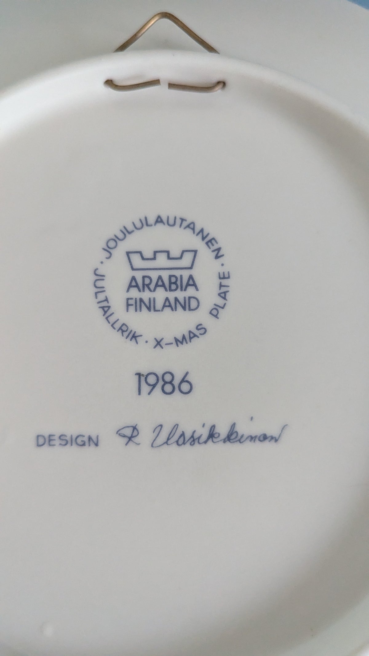 Arabia Joululautanen 1986 (Raija Uosikkinen)