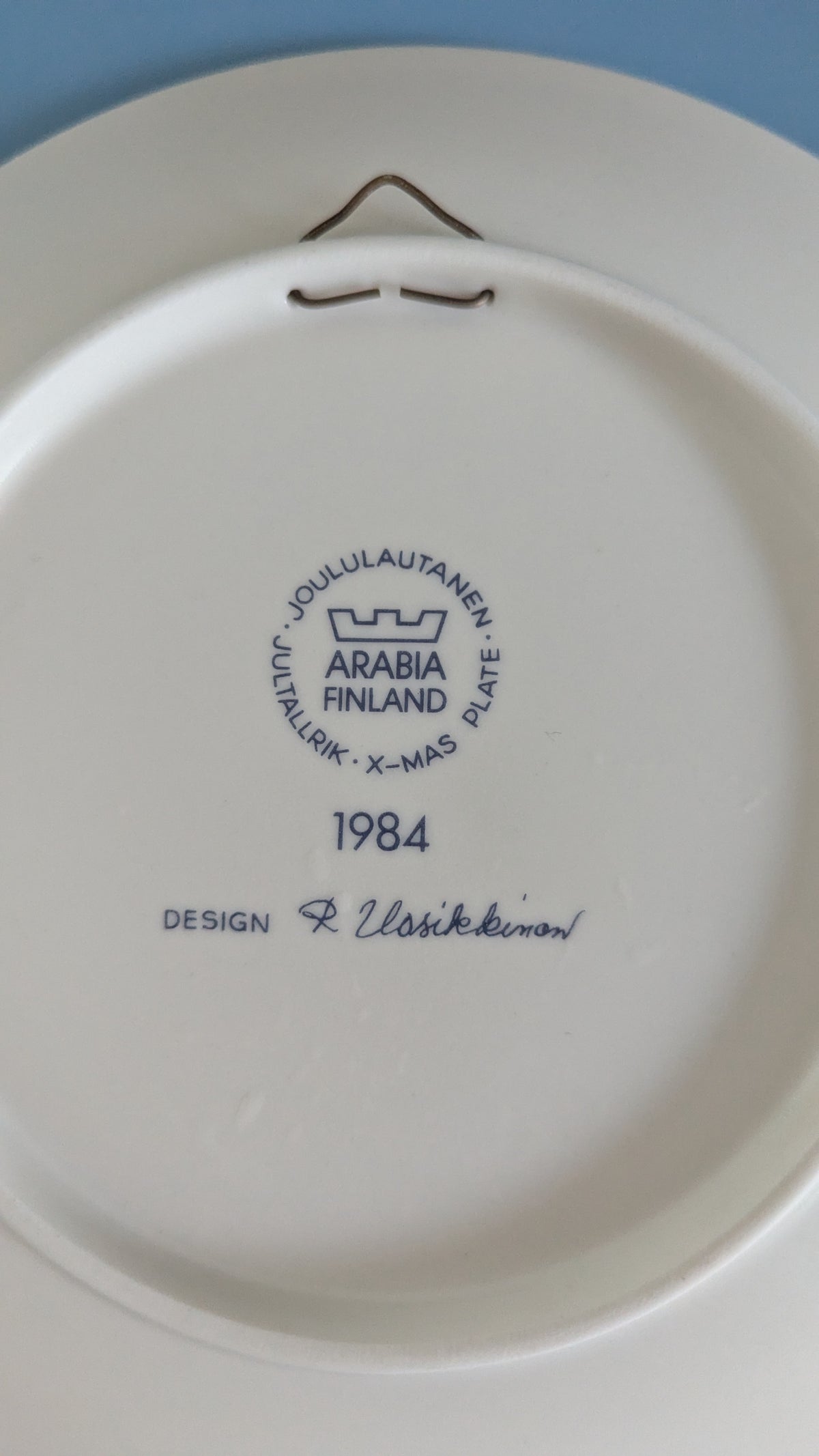 Arabia Joululautanen 1984 (Raija Uosikkinen)