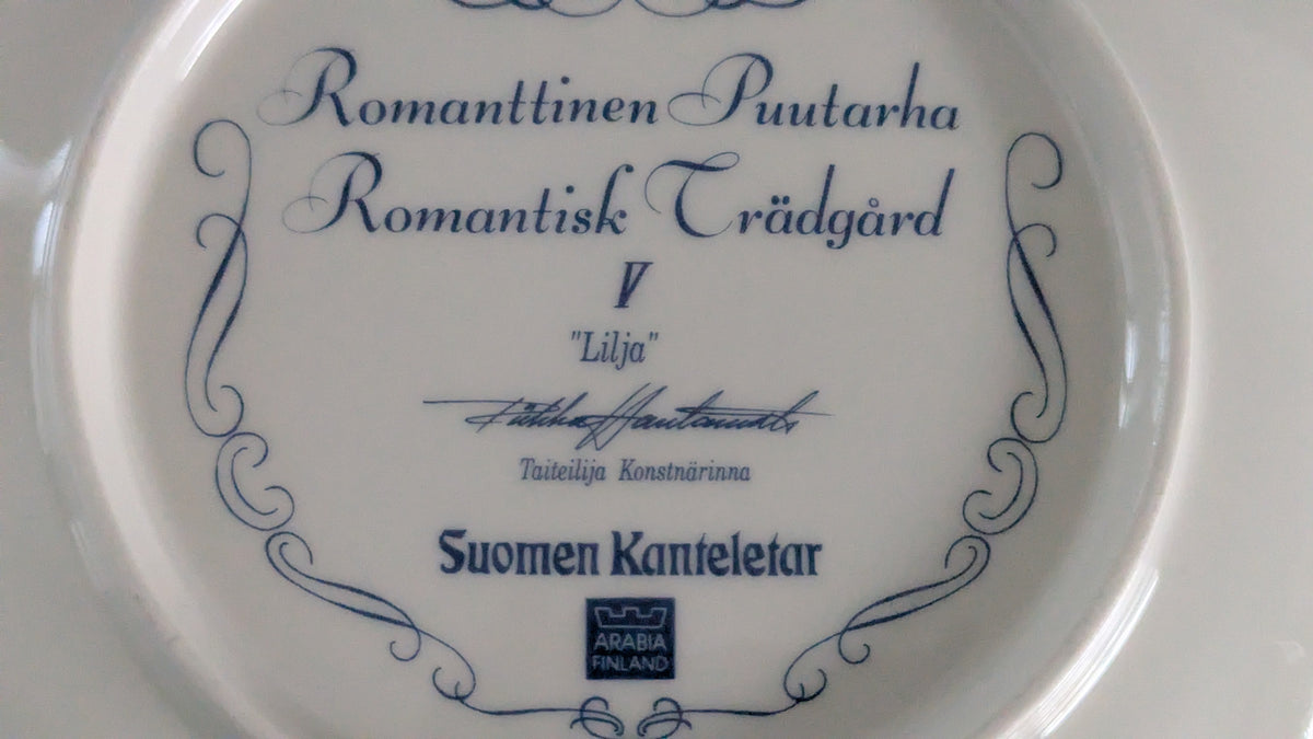 Arabia Romanttinen Puutarha - Lilja Seinälautanen (Riikka Hautamäki)
