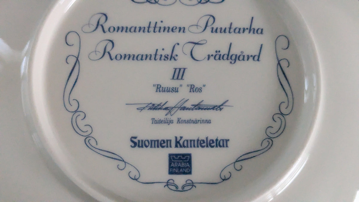 Arabia Romanttinen Puutarha - Ruusu Seinälautanen (Riikka Hautamäki)