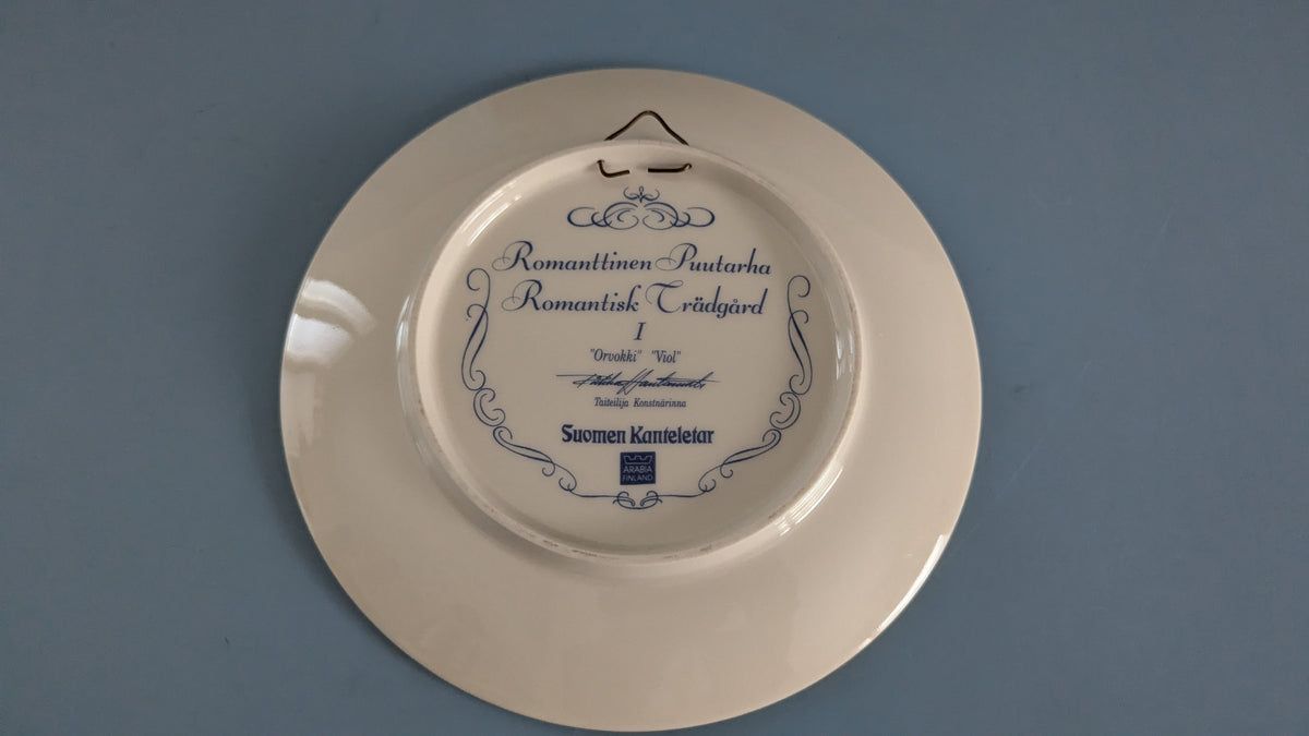 Arabia Romanttinen Puutarha - Orvokki Seinälautanen (Riikka Hautamäki)