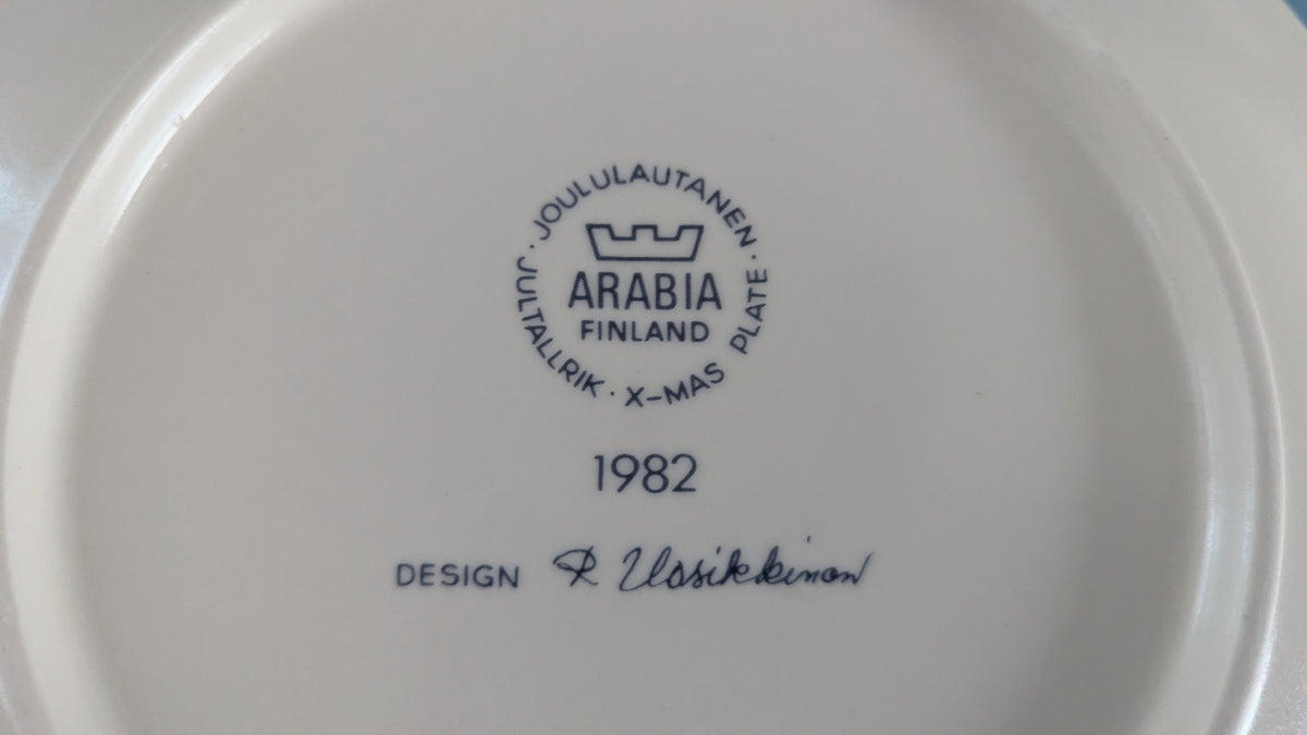 Arabia Joululautanen 1982 (Raija Uosikkinen)